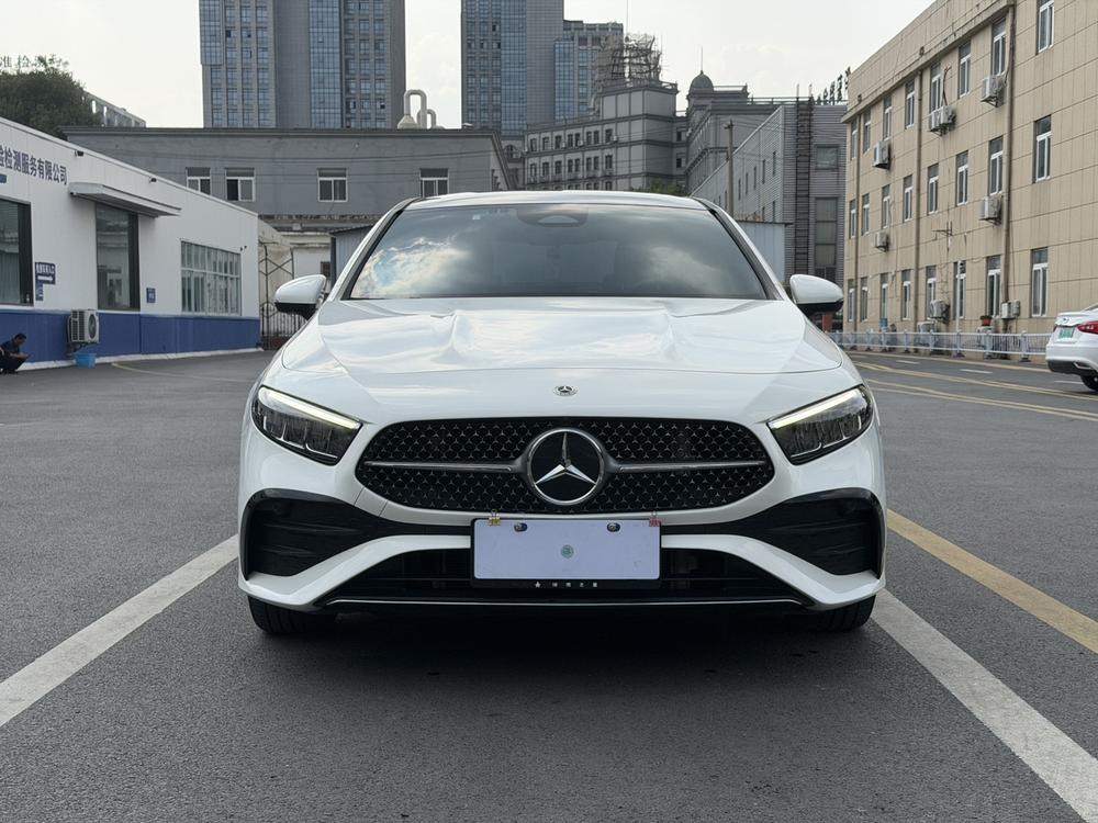 Mercedes-Benz A-class Раздел 2023 A 200 L Sports sedan Fashion Edition