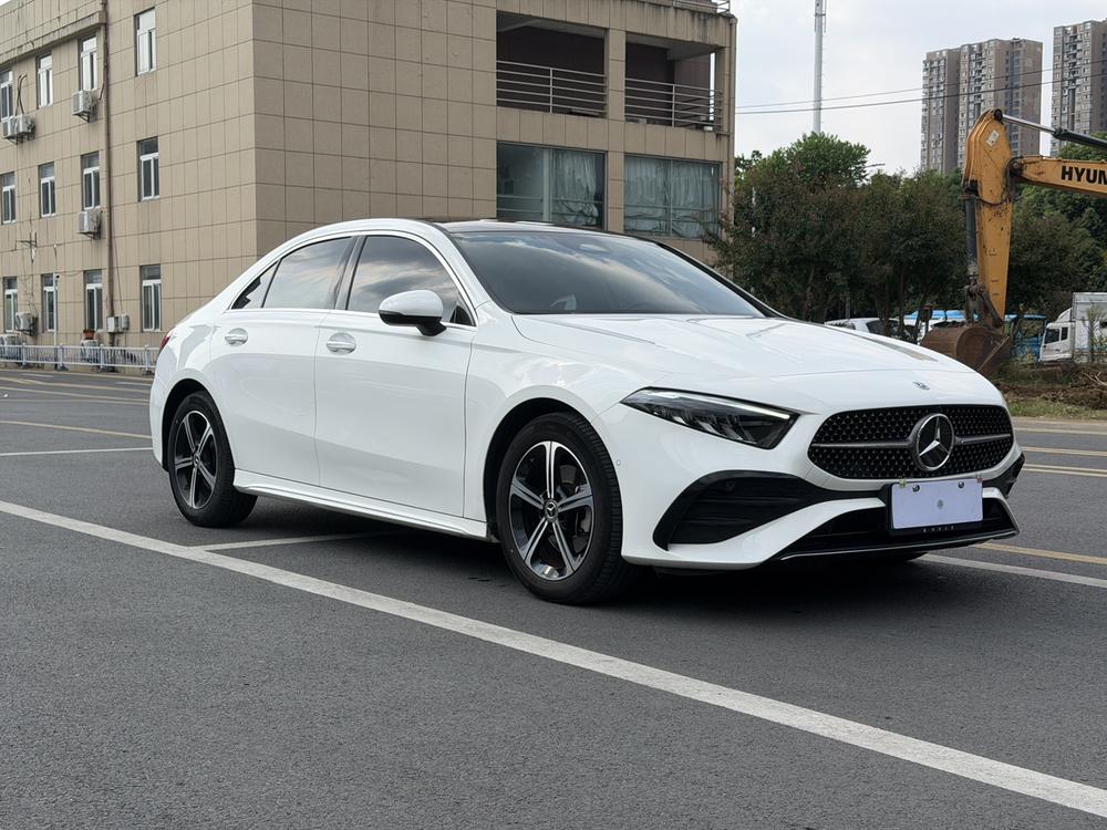 Mercedes-Benz A-class Раздел 2023 A 200 L Sports sedan Fashion Edition