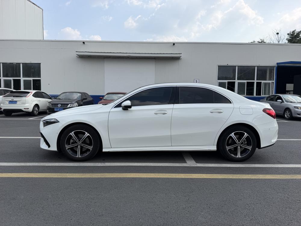 Mercedes-Benz A-class Раздел 2023 A 200 L Sports sedan Fashion Edition