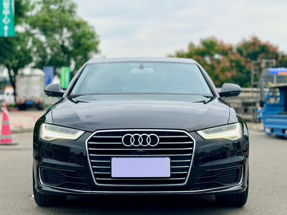 Audi A6L 2018 30th Anniversary TFSI Entry