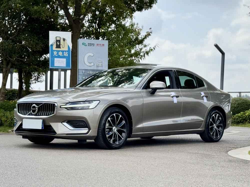 Volvo S60 2022 B4 Intelligent Refined Luxury