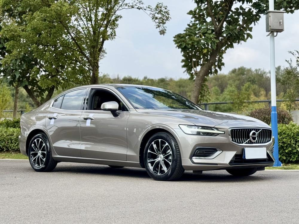 Volvo S60 2022 B4 Intelligent Refined Luxury