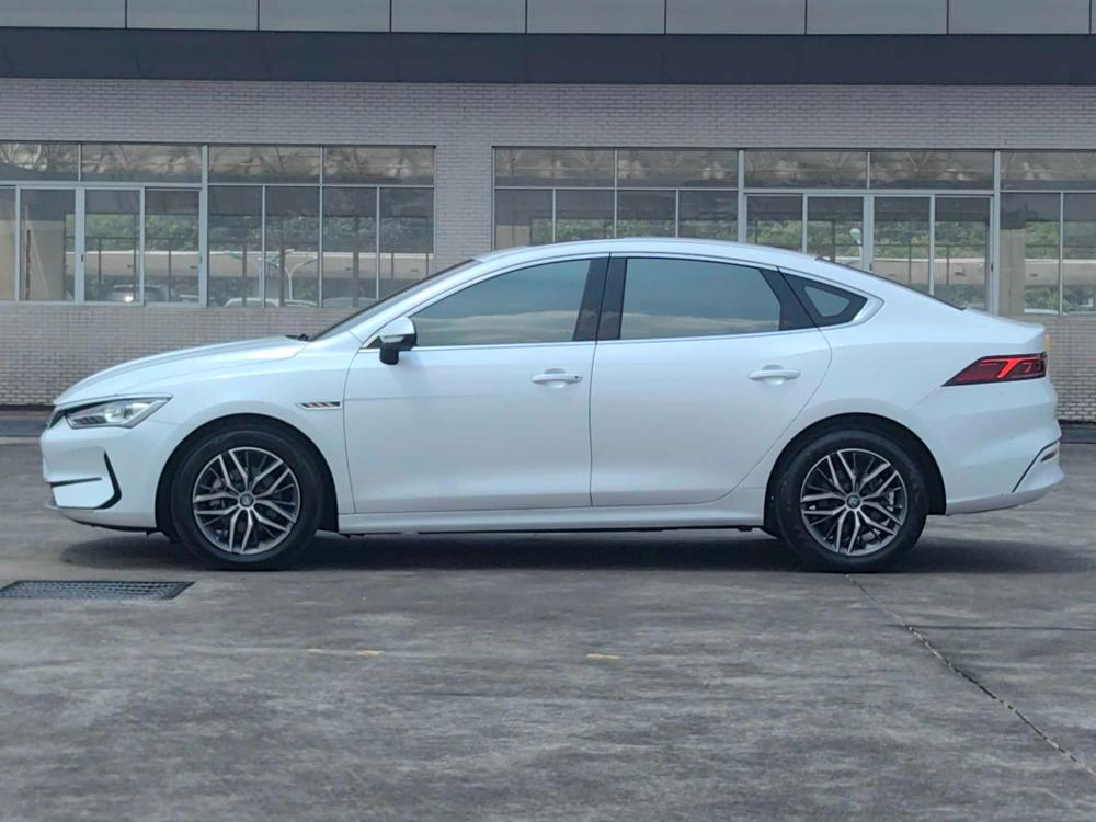 Qin Plus EV Модель 2021 года 400KM Luxury