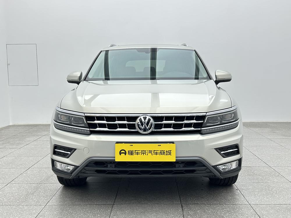 Volkswagen Tiguan L Модель 2020 года 380TSI автоматическое 4WD Smart Dynamic Deluxe Edition 7 seat Country VI