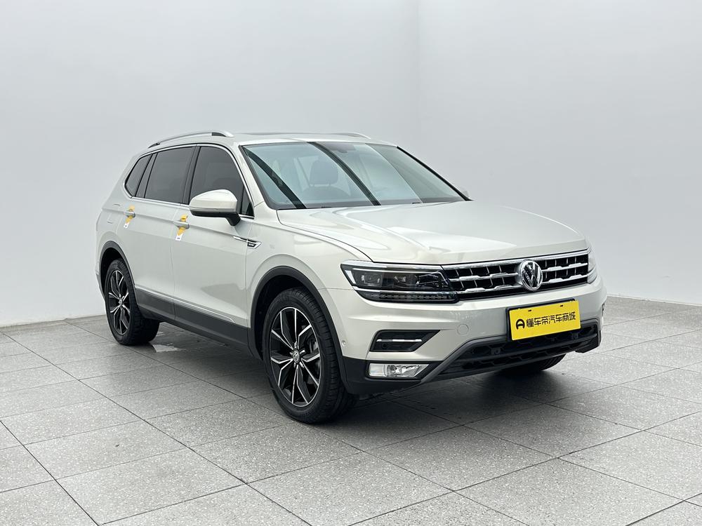 Volkswagen Tiguan L Модель 2020 года 380TSI автоматическое 4WD Smart Dynamic Deluxe Edition 7 seat Country VI