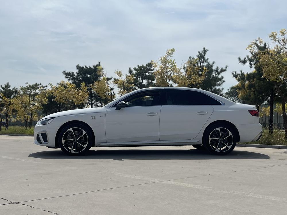 Audi A4L 2022 40 TFSI Style Dynamic