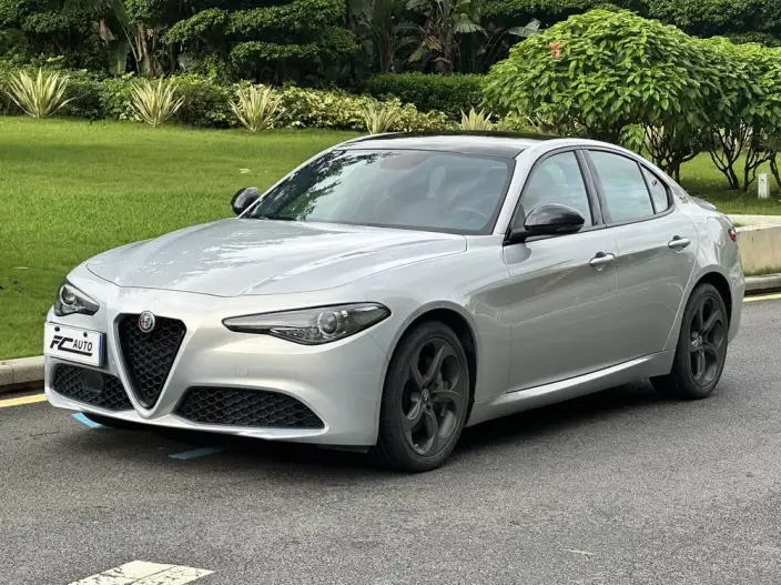 Alfa Romeo Giulia 2021 Model 2.0T 280HP Deluxe Edition