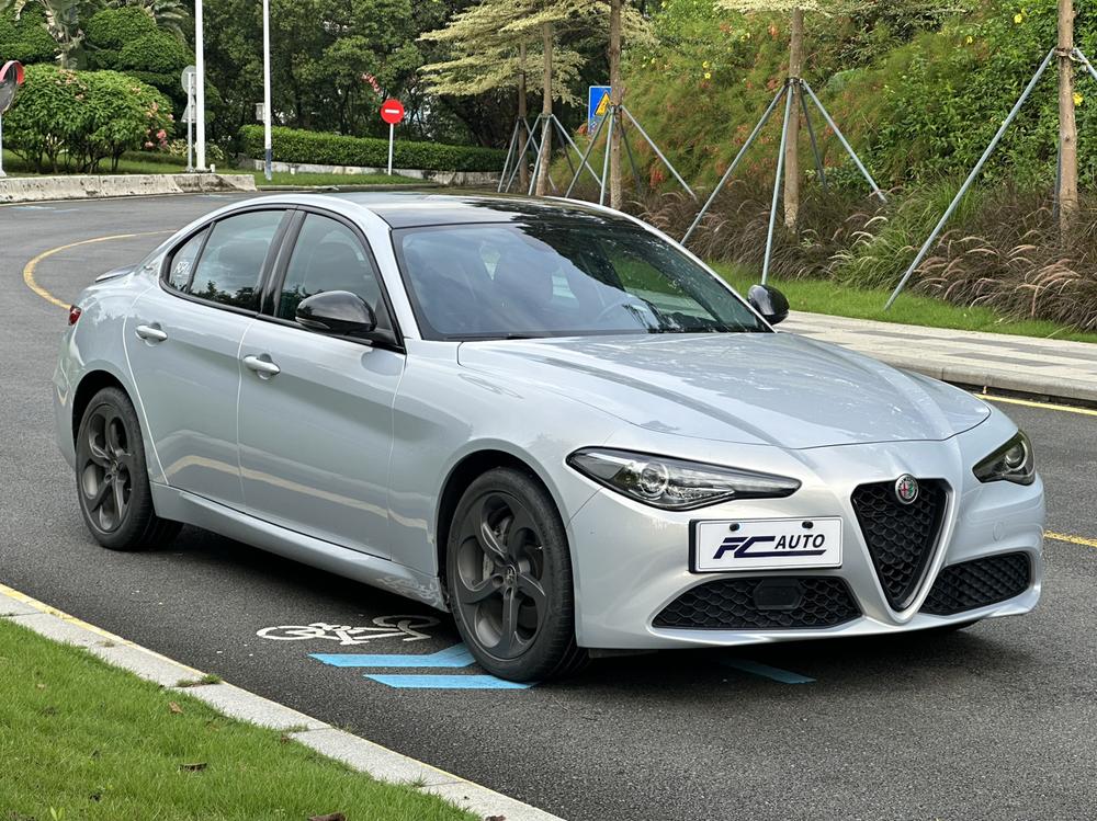 Alfa Romeo Giulia 2021 2.0T 280HP Luxury Edition