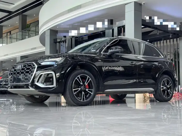 Audi Q5L 2022 Model 40T Fashion Dynamic Model