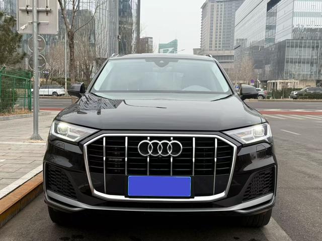 Audi Q7 2022 55 TFSI f our S line Sporty – фото 2