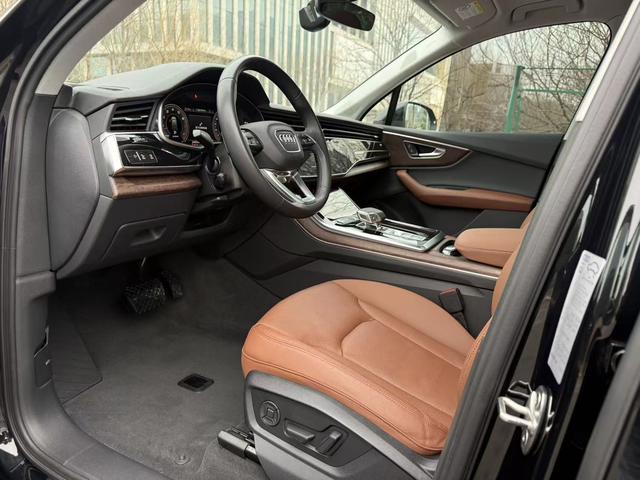 Audi Q7 2022 55 TFSI f our S line Sporty – фото 4