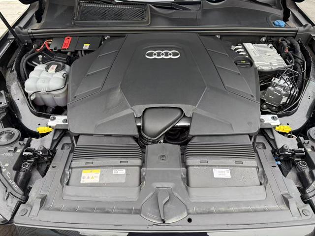 Audi Q7 2022 55 TFSI f our S line Sporty – фото 15