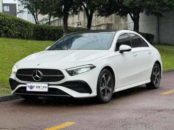 Mercedes-Benz A-class 2023 Model A 200 L Sports sedan Fashion Edition