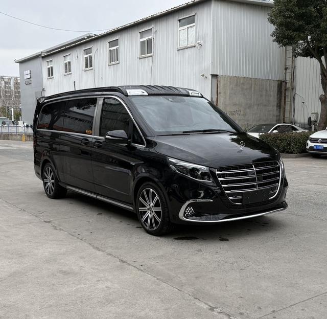 Mercedes-Benz V-Class 2022 V 260 L Long Axle Luxury – фото 3