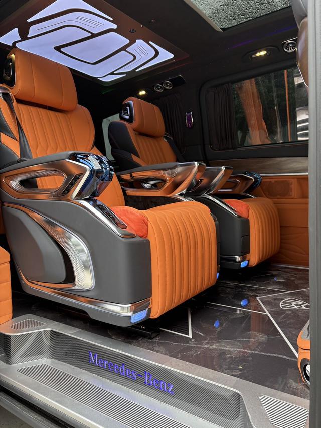 Mercedes-Benz V-Class 2022 V 260 L Long Axle Luxury – фото 7