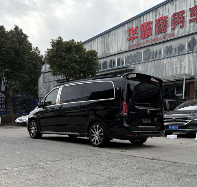 Mercedes-Benz V-Class 2022 V 260 L Long Axle Luxury – фото 10