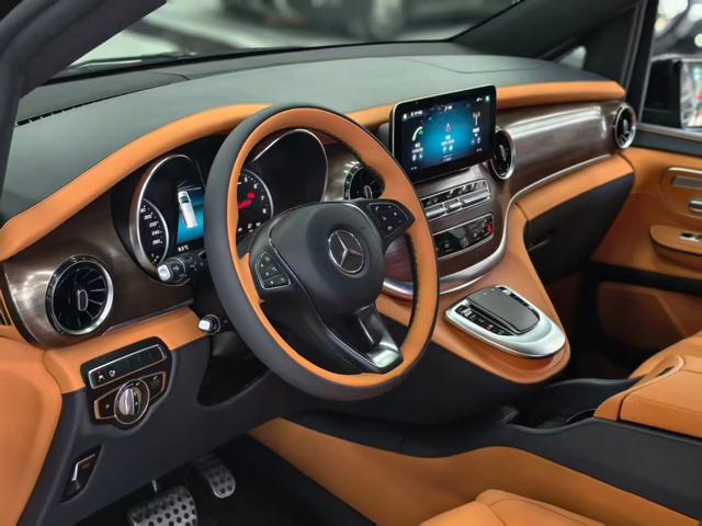 Mercedes-Benz V-Class 2022 V 260 L Long Axle Luxury – фото 12
