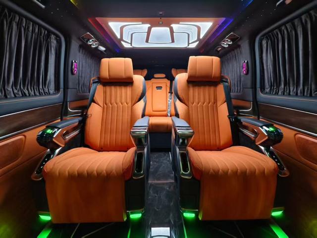 Mercedes-Benz V-Class 2022 V 260 L Long Axle Luxury – фото 15
