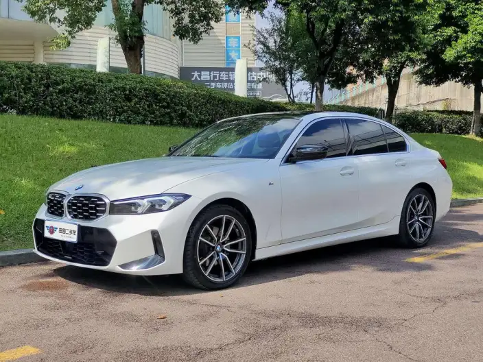 BMW 3 Series 2025 Model 325i M Sports Set