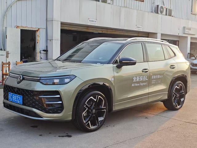 Volkswagen Tayron 2025 Tan Yue L 330TSI Two-Wheel Drive Elite Edition – фото 1