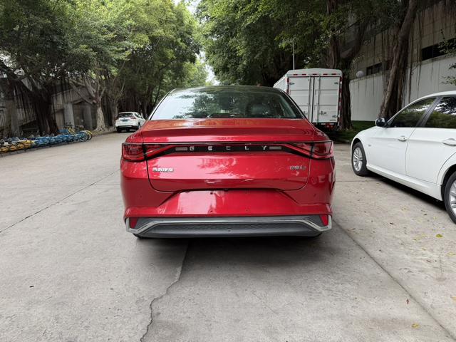 Emgrand L Модель 2022 года 1.4T CVT Supreme – фото 10