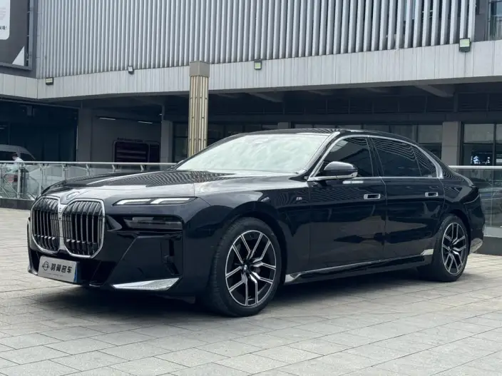 BMW 7 Series 2023 Model 735Li M Sports Set