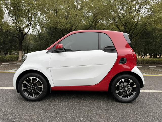 smart fortwo 2015 1.0L 52kW Hardtop Passion