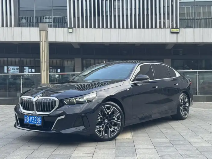 BMW 5 Series 2024 Model 530Li Exclusive Model M Sports Set