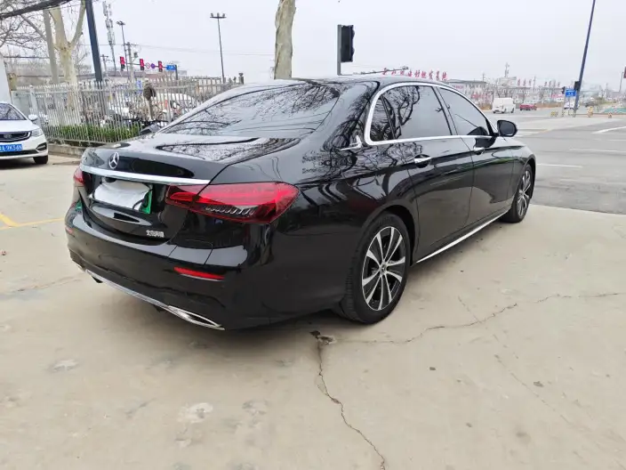 Mercedes-Benz E-Class PHEV 2022 Model Facelift II E 350 e L Sports sedan – фото 9