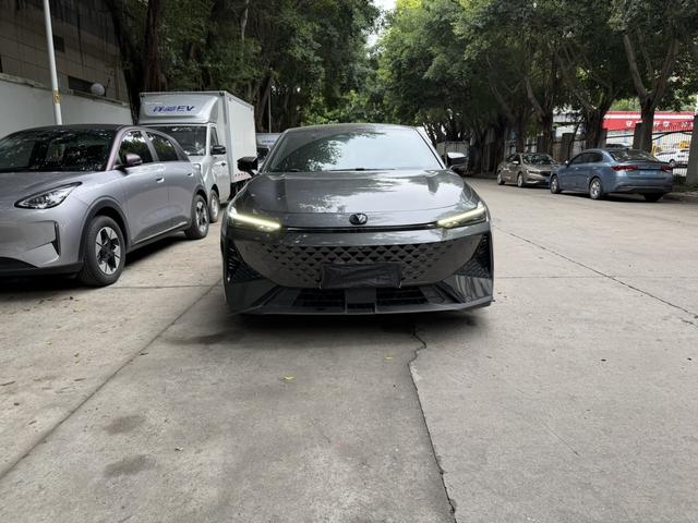 Changan UNI-V 2024 1.5T Premium Enjoy – фото 2