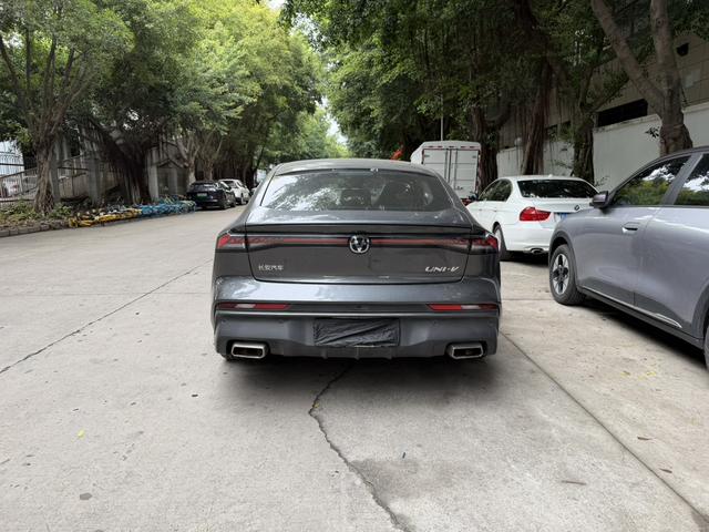 Changan UNI-V 2024 1.5T Premium Enjoy – фото 10