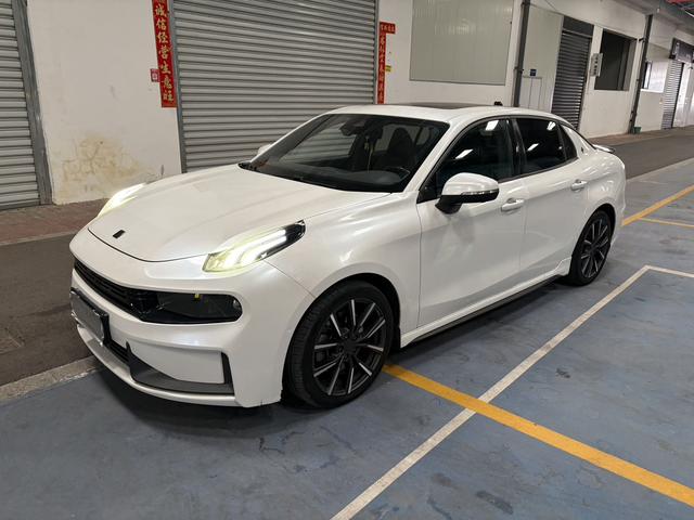 Lynk & Co 03 Модель 2019 года 03+ 2.0TD автоматическое Hunting Wind Edition – фото 1