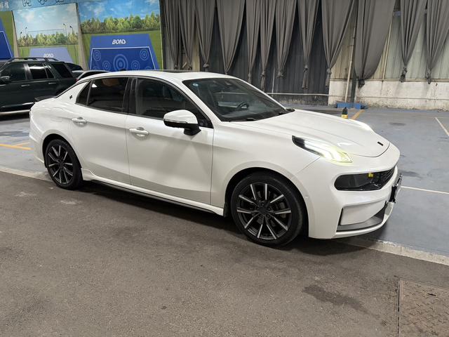 Lynk & Co 03 Модель 2019 года 03+ 2.0TD автоматическое Hunting Wind Edition – фото 3