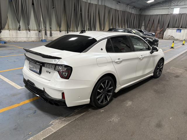 Lynk & Co 03 Модель 2019 года 03+ 2.0TD автоматическое Hunting Wind Edition – фото 10