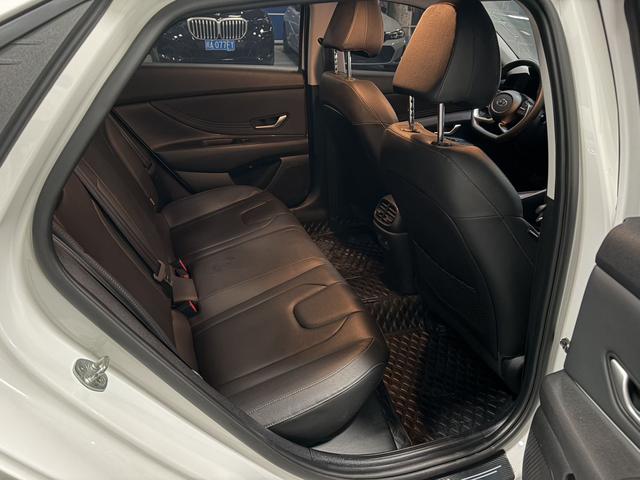 Hyundai Elantra 2022 1.5L CVT GLX Elite – фото 9