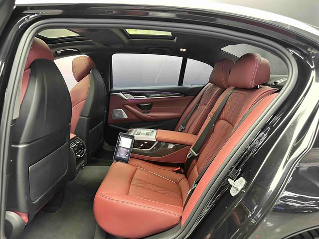 BMW 5 Series 2021 530Li Executive M Sport Package – фото 6
