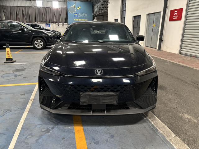 Changan UNI-V 2024 1.5T Premium Enjoy – фото 2