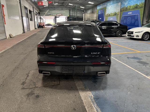 Changan UNI-V 2024 1.5T Premium Enjoy – фото 10