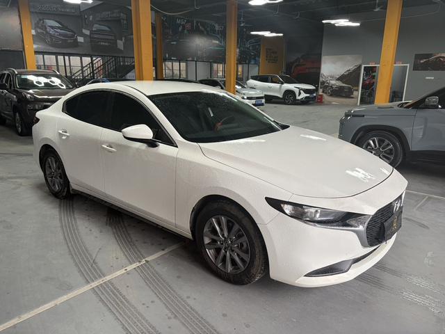 Mazda3 Axela 2021 2.0L Automatic Premium Edition – фото 3