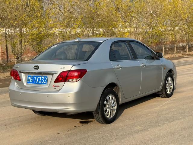 BYD L3 2015 модификация Eco Edition 1.5L автоматическое Prestige – фото 6
