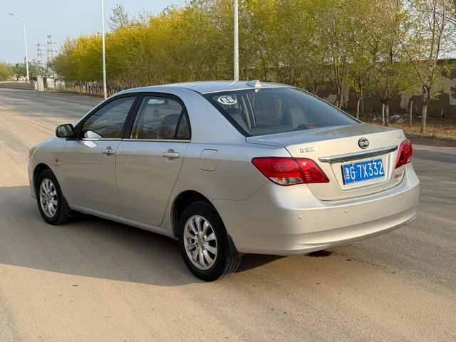 BYD L3 2015 модификация Eco Edition 1.5L автоматическое Prestige – фото 9