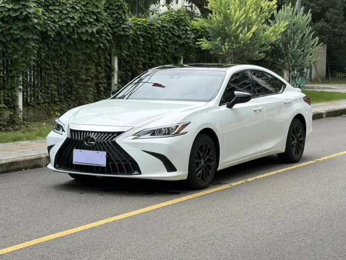 Lexus ES 2022 Model 200 Superior Edition
