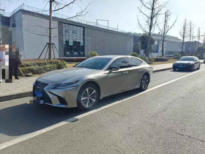 Lexus LS 2020 Model 500h Superior Edition China VI