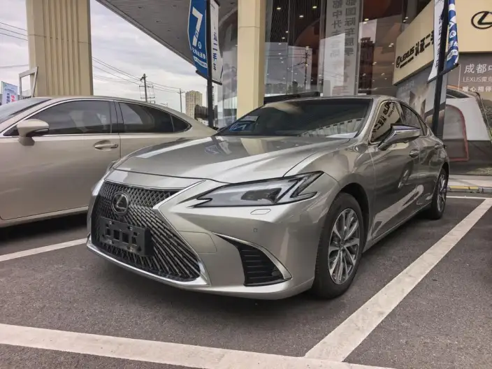 Lexus ES 2025 Model 300h Premium