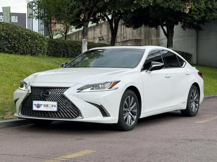 Lexus ES 2020 Model 300h Superior Edition China V