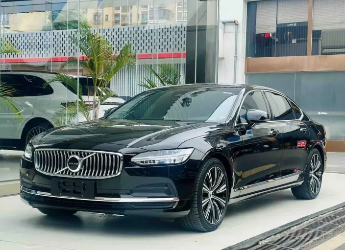 Volvo S90 2023 Model B5 Smart Range Deluxe Edition