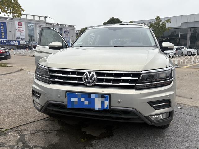 Volkswagen Tiguan L 2017 380TSI Automatic 4WD Luxury – фото 2
