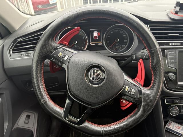 Volkswagen Tiguan L 2017 380TSI Automatic 4WD Luxury – фото 6