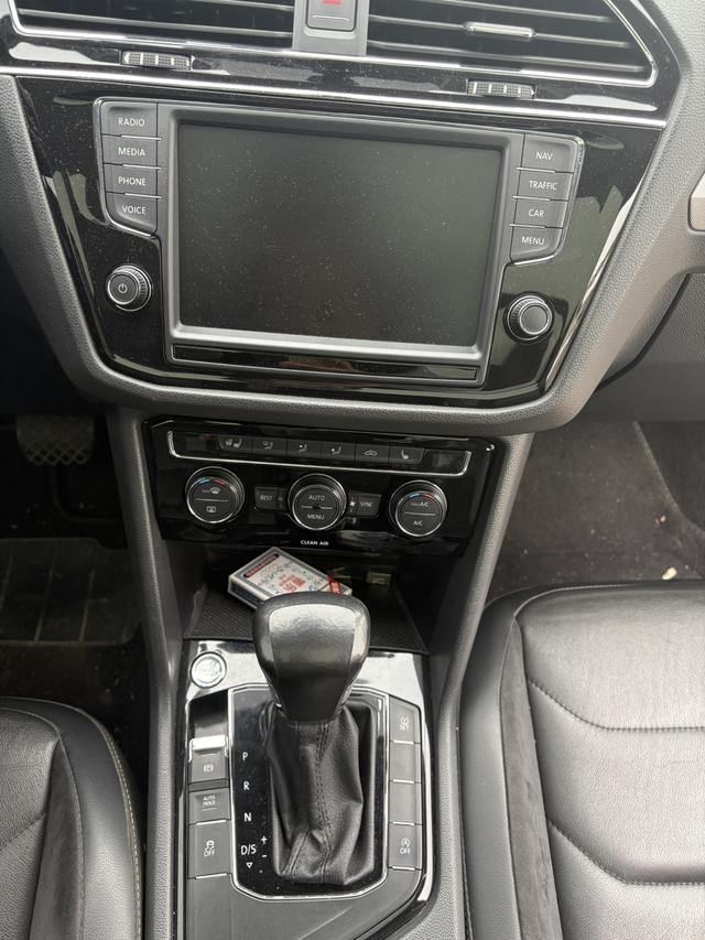 Volkswagen Tiguan L 2017 380TSI Automatic 4WD Luxury – фото 7