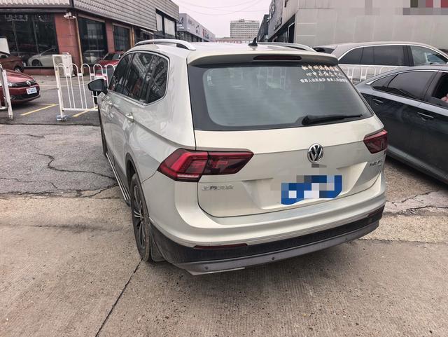 Volkswagen Tiguan L 2017 380TSI Automatic 4WD Luxury – фото 11